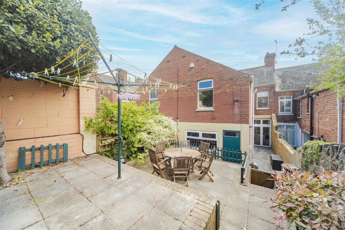 Gladstone Road, Barry