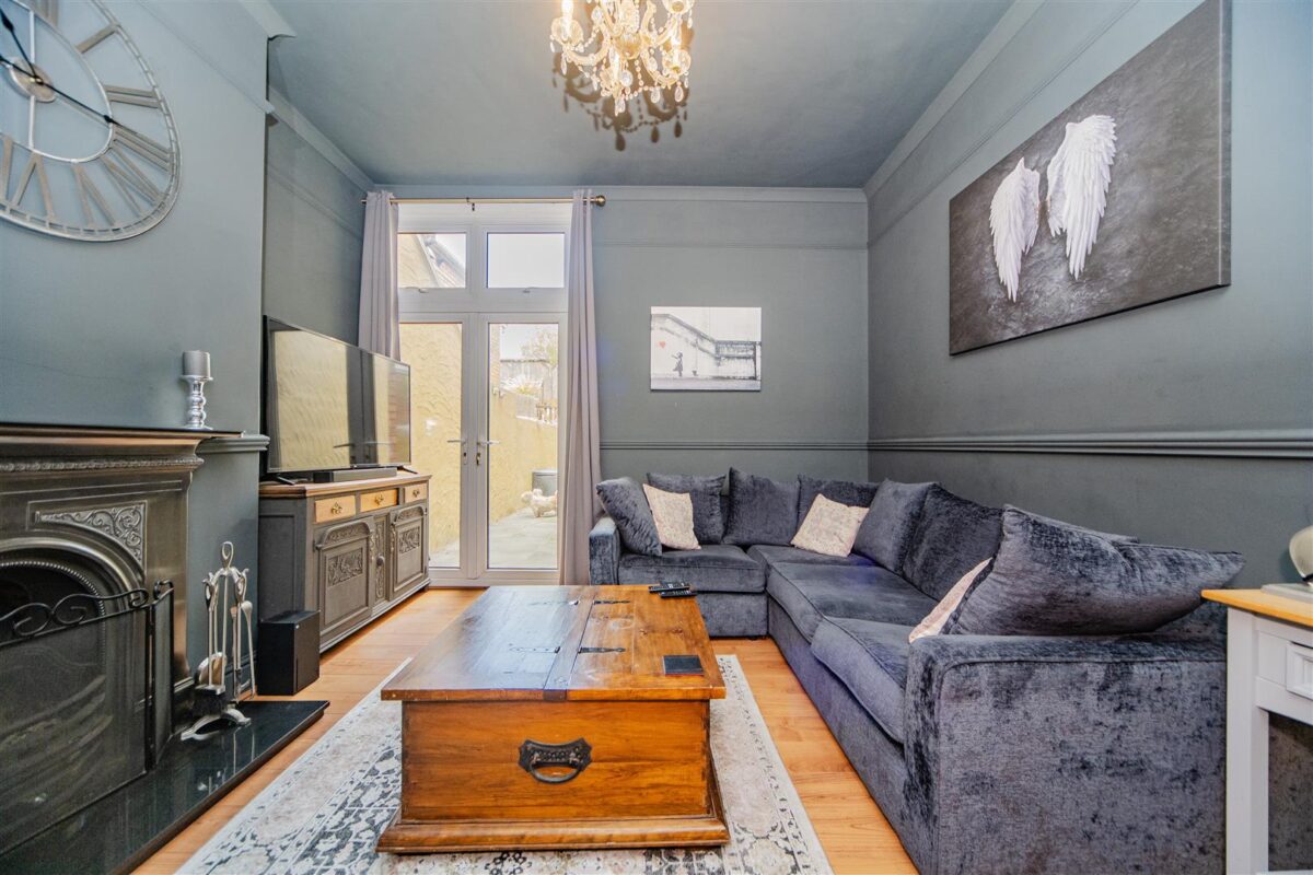 Gladstone Road, Barry