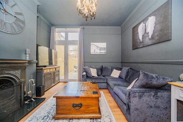 Gladstone Road, Barry