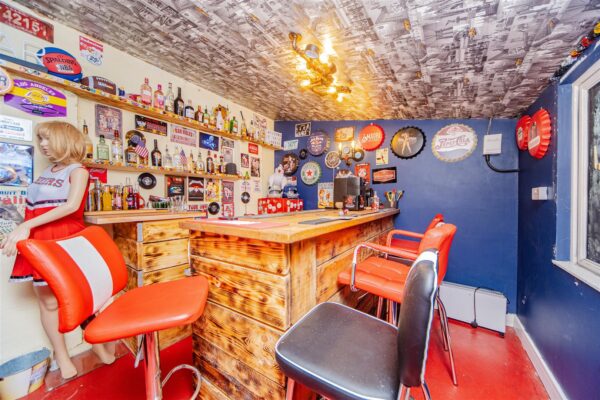 Gladstone Road, Barry