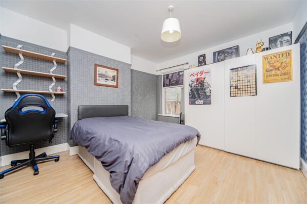 Gladstone Road, Barry