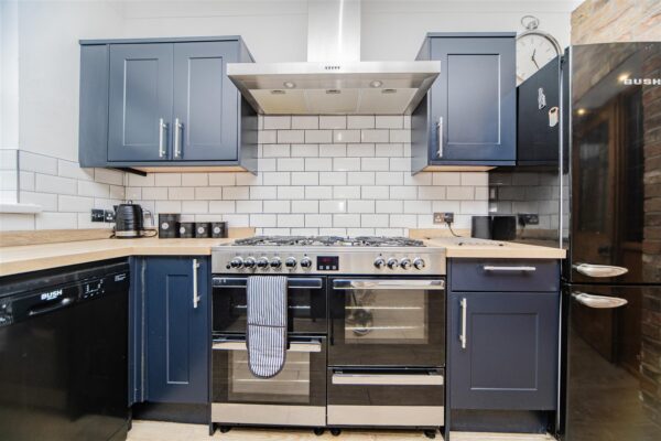 Gladstone Road, Barry