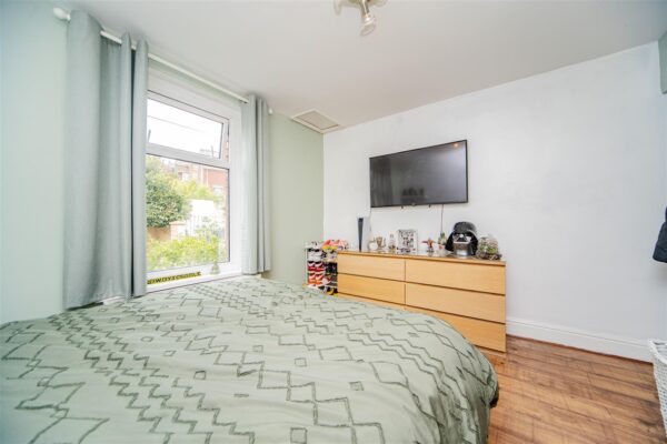 Gladstone Road, Barry