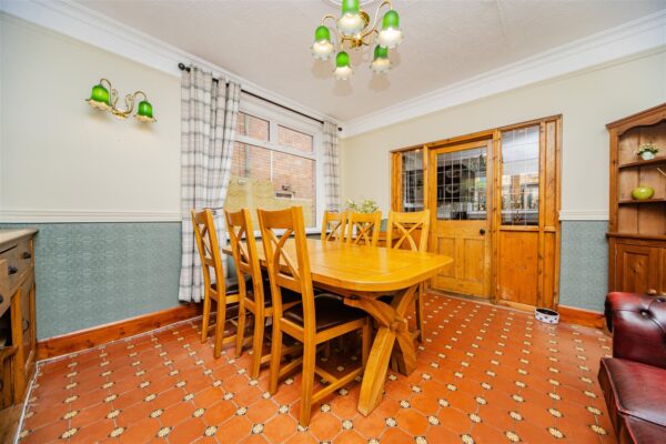 Gladstone Road, Barry