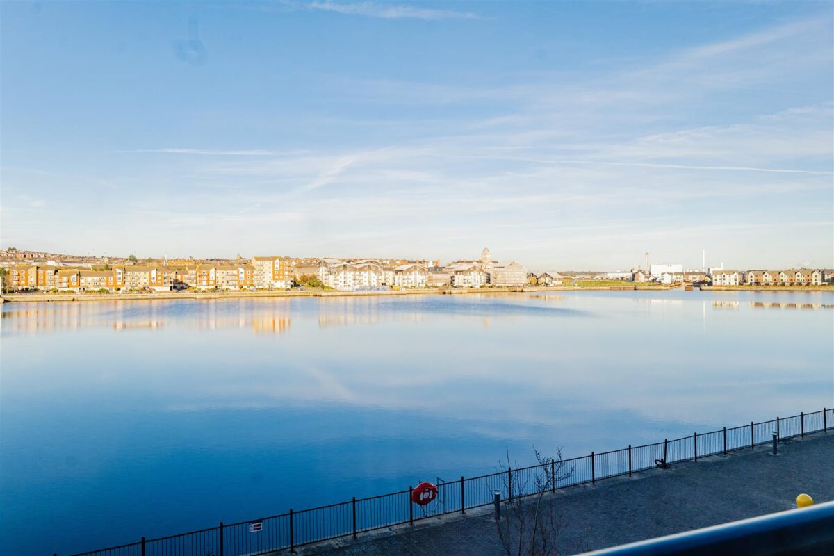 Ffordd Pentre, Barry