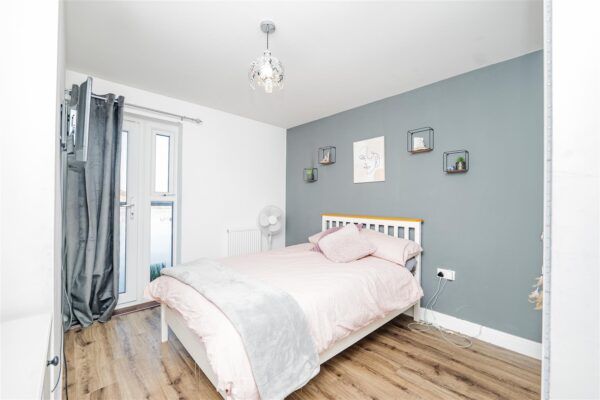 Ffordd Pentre, Barry