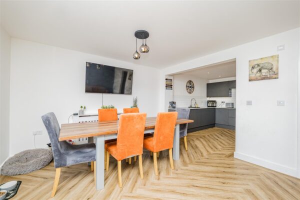 Ffordd Pentre, Barry