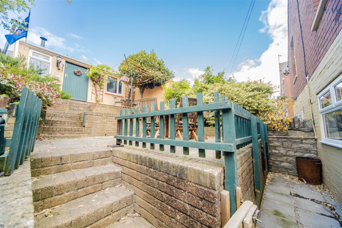 Gladstone Road, Barry