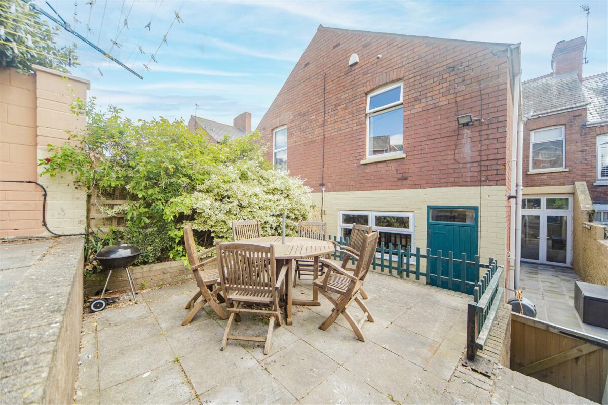 Gladstone Road, Barry