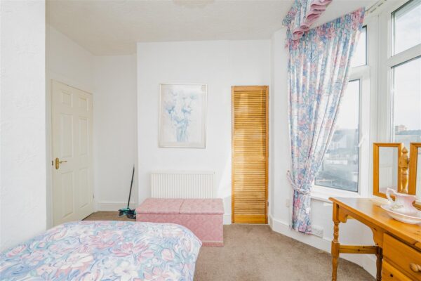 Gladstone Road, Barry