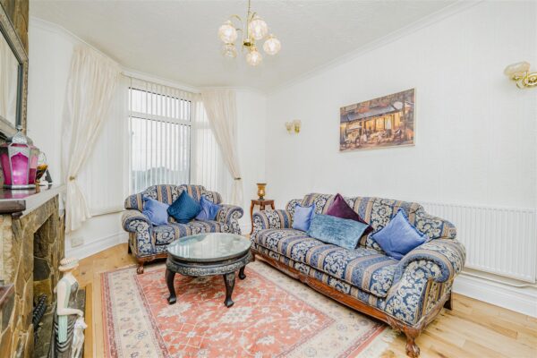 Gladstone Road, Barry