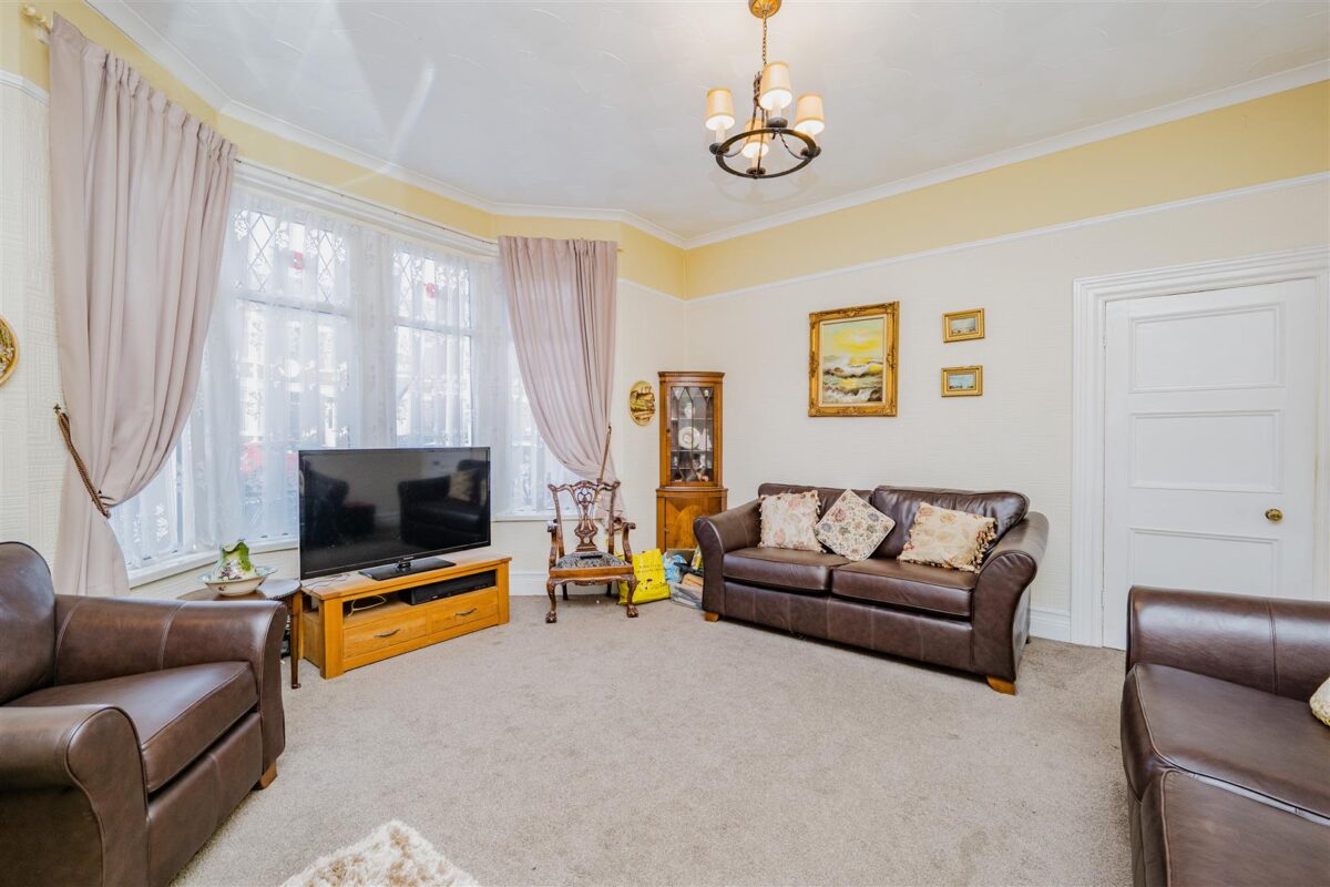 Gladstone Road, Barry