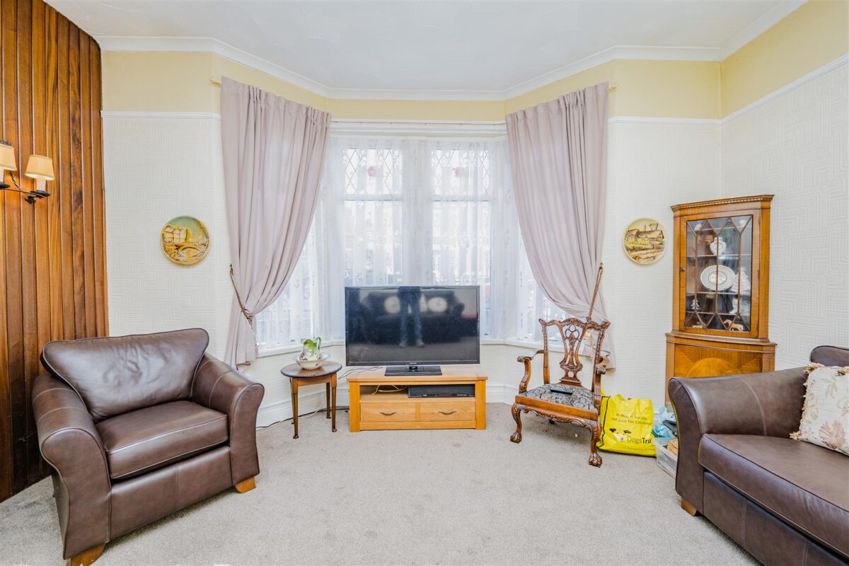 Gladstone Road, Barry