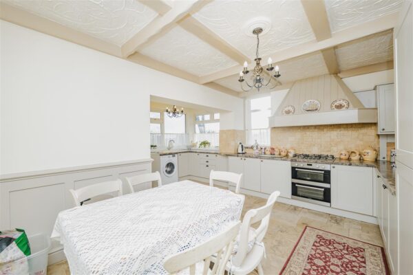 Gladstone Road, Barry