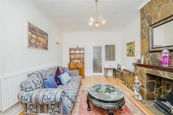 Gladstone Road, Barry