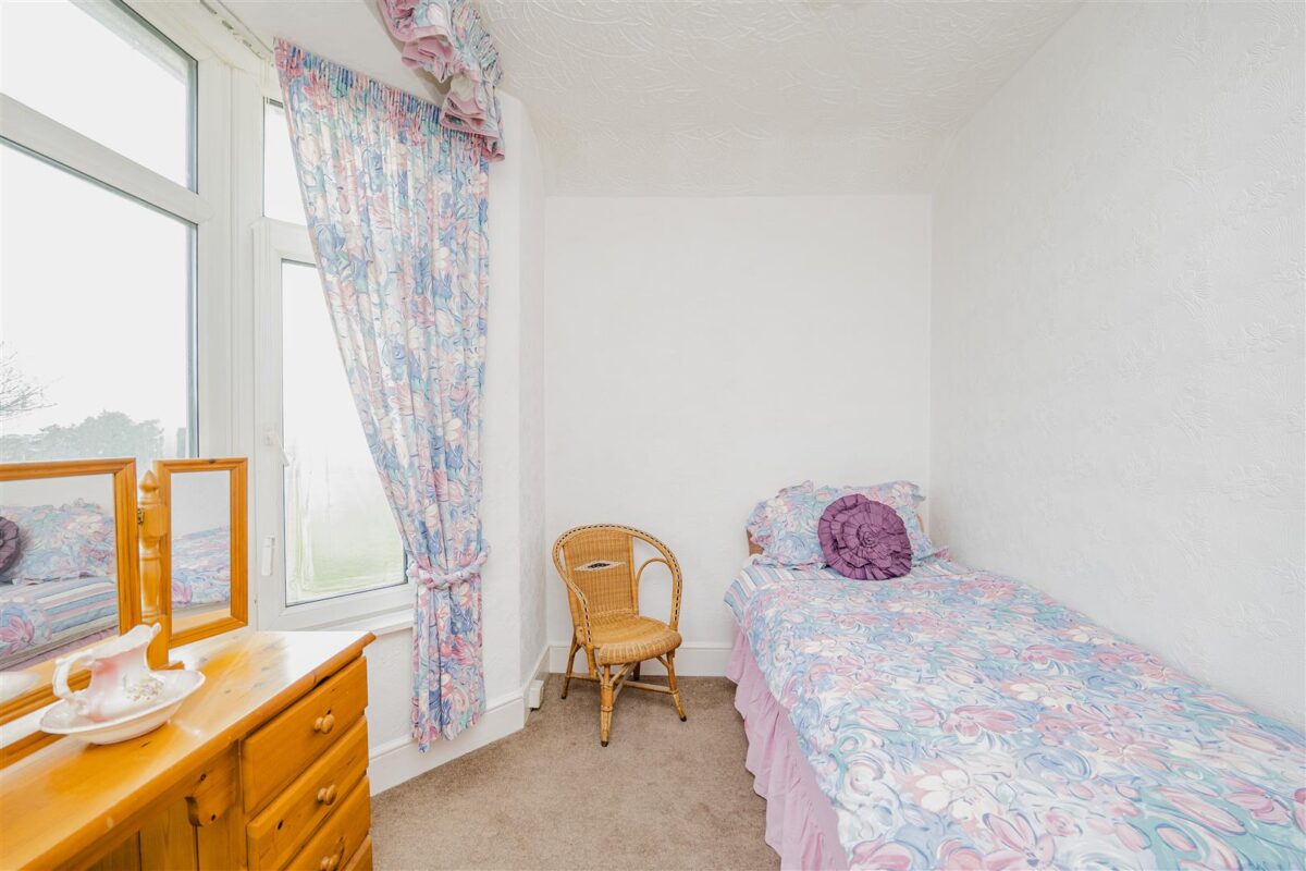 Gladstone Road, Barry