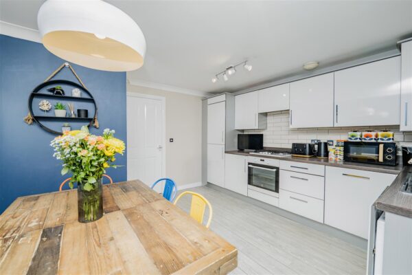 Portland Drive, Barry