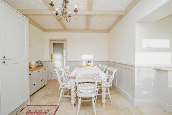 Gladstone Road, Barry