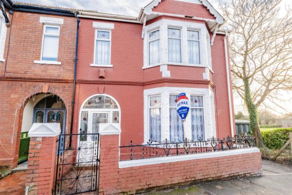 Gladstone Road, Barry