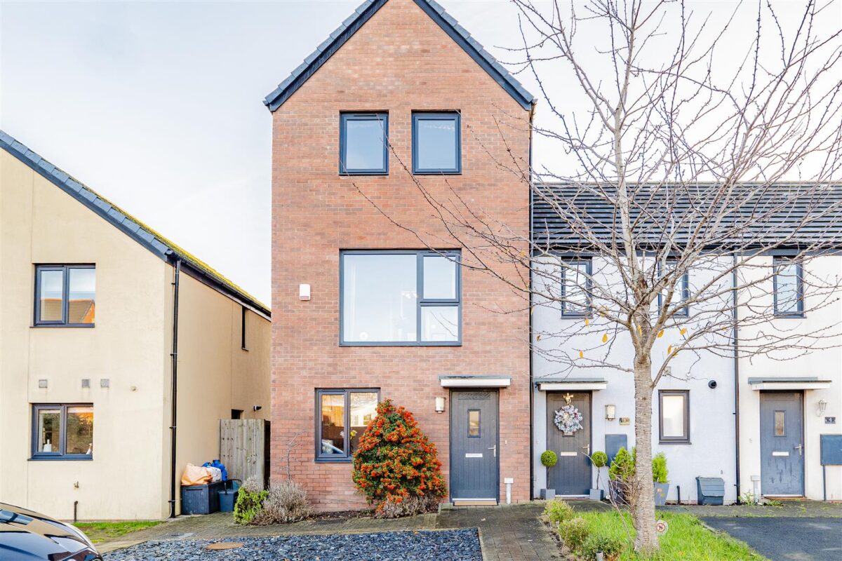 Portland Drive, Barry