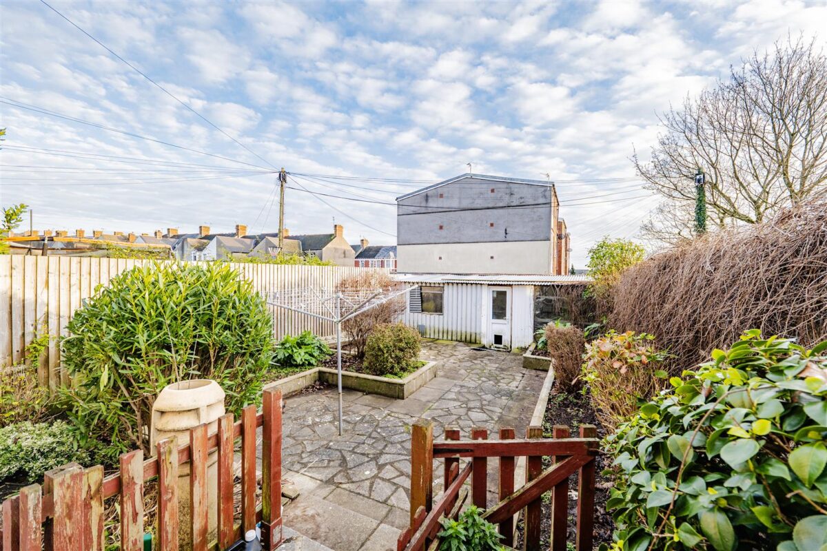 Gladstone Road, Barry