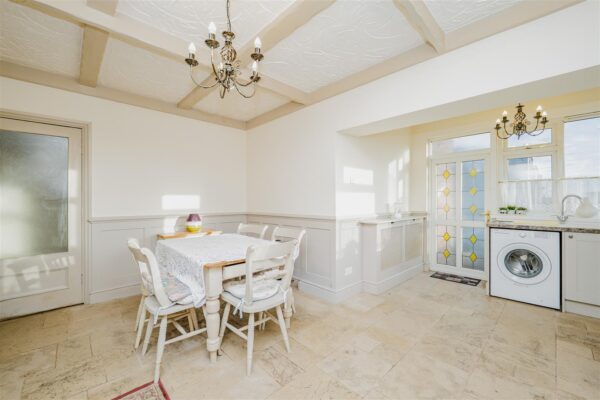 Gladstone Road, Barry