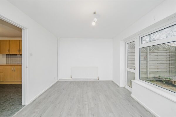 Laburnum Close, Barry