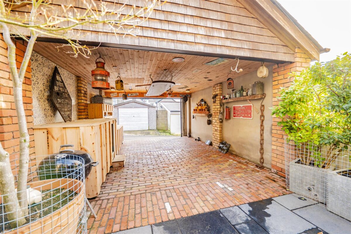 Gladstone Road, Barry