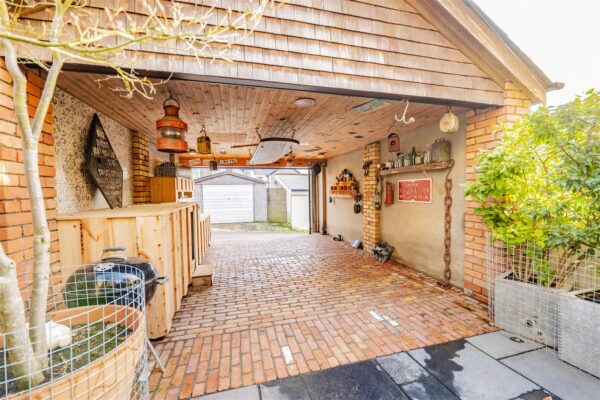 Gladstone Road, Barry