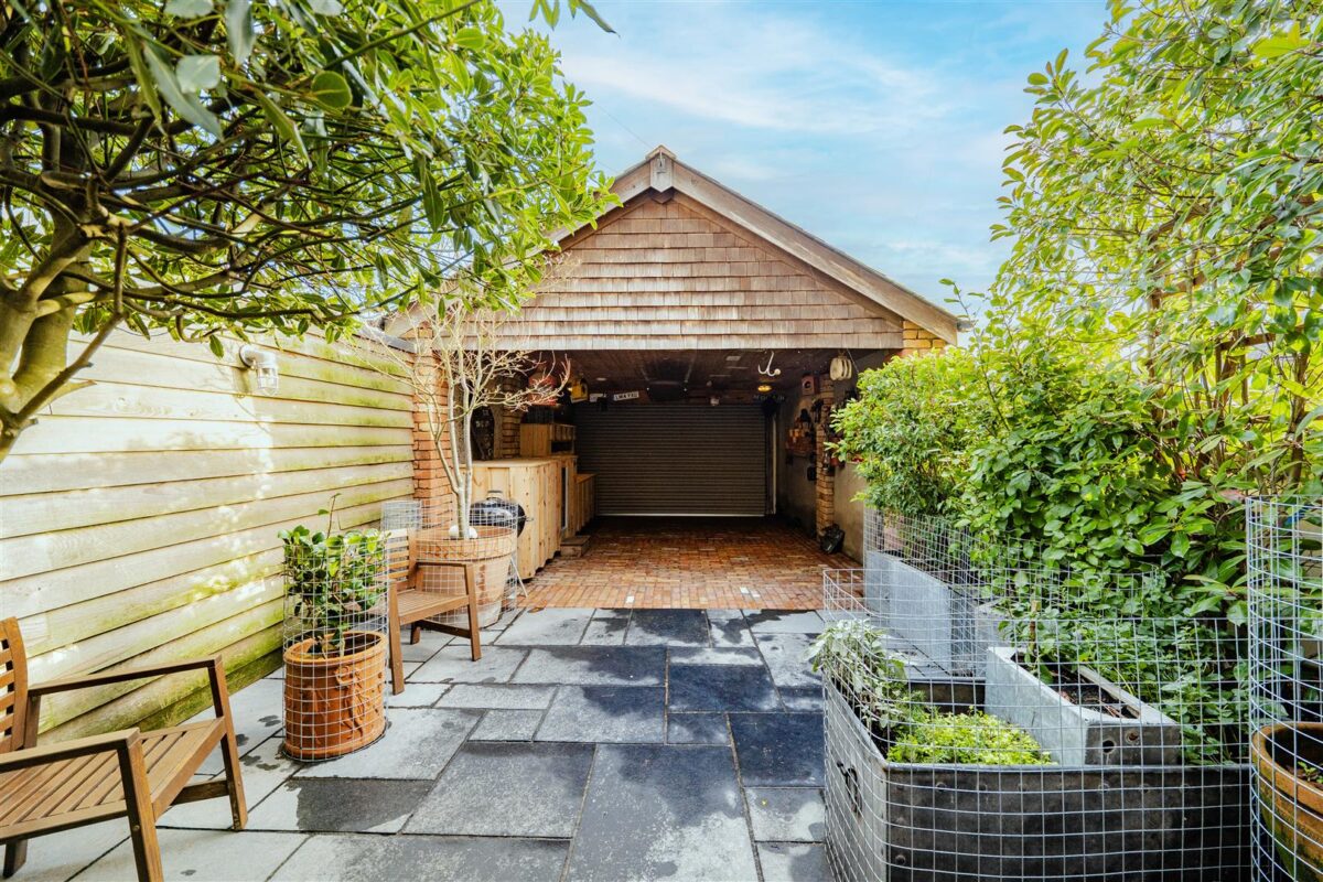 Gladstone Road, Barry