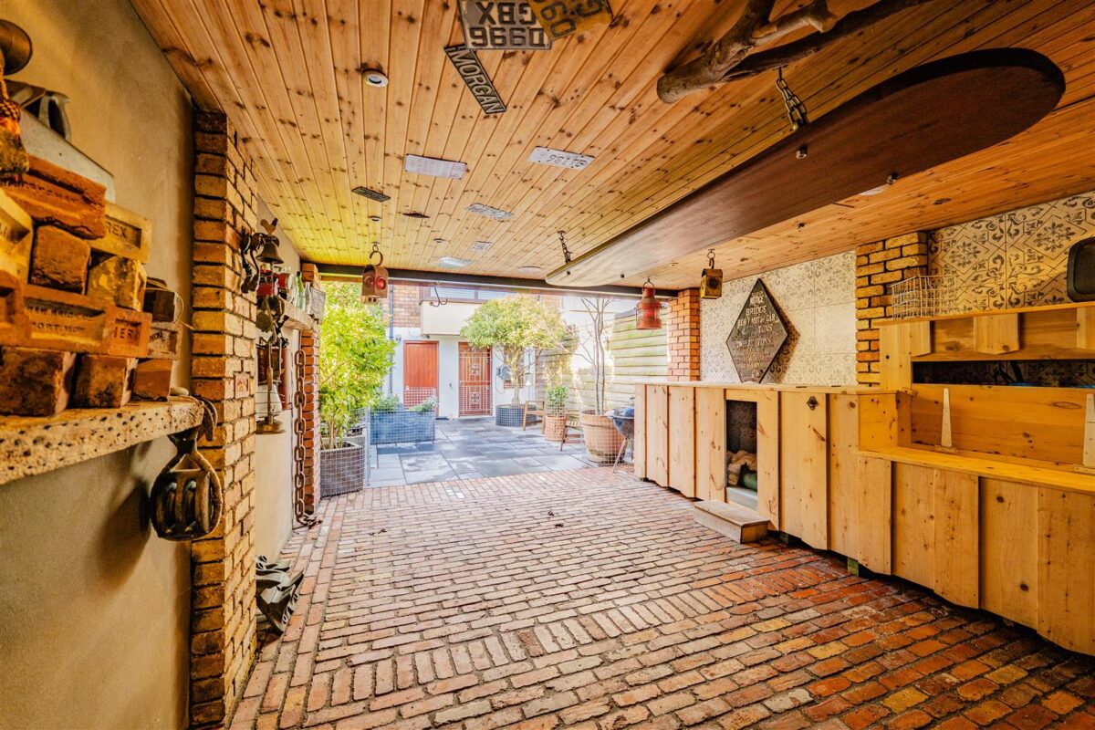 Gladstone Road, Barry