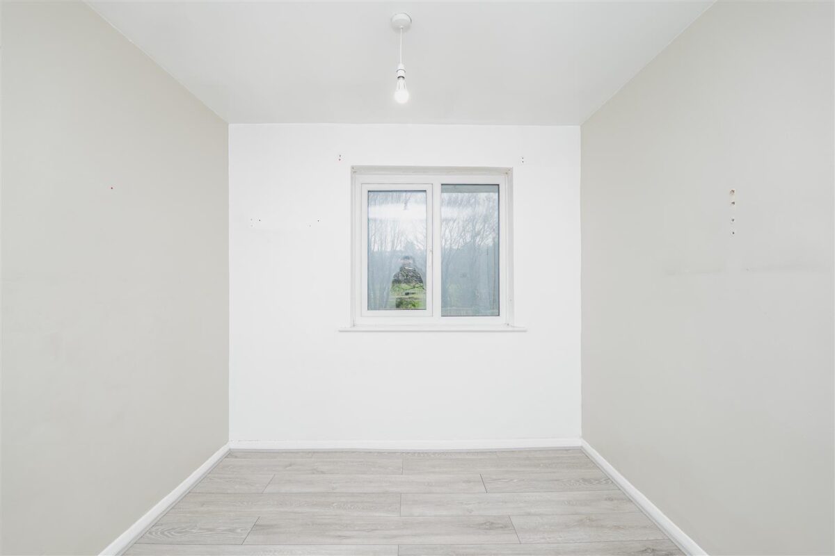 Laburnum Close, Barry