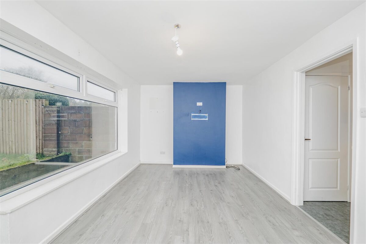 Laburnum Close, Barry