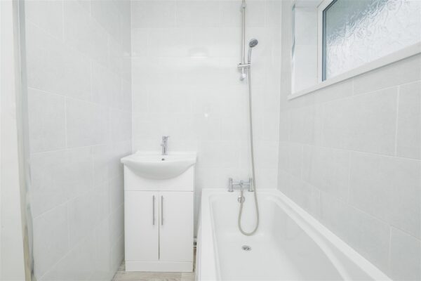 Laburnum Close, Barry