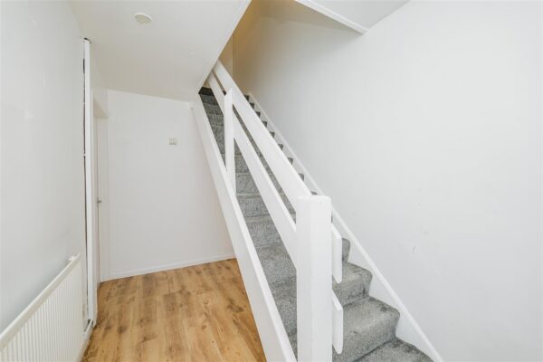 Laburnum Close, Barry