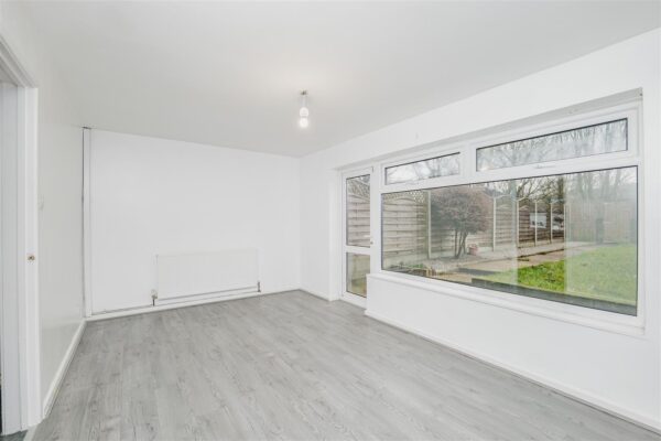 Laburnum Close, Barry