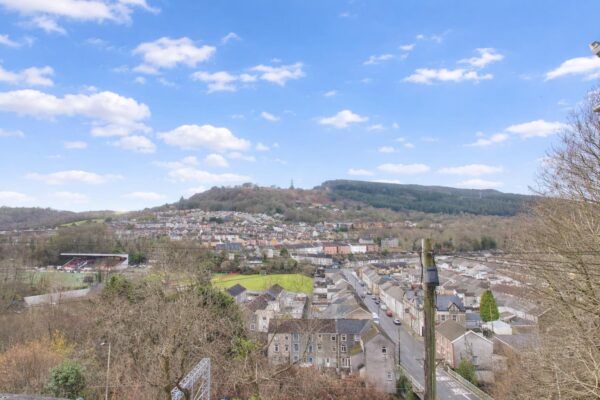 Hurford Crescent, Graigwen, Pontypridd