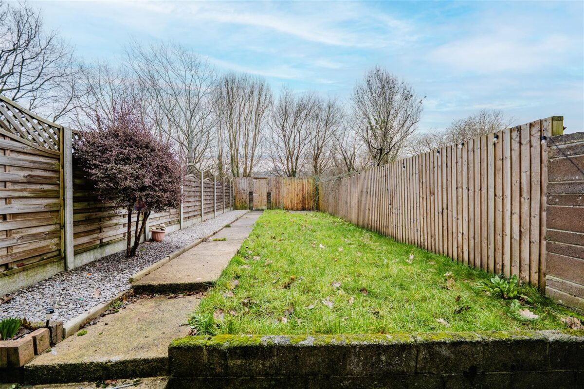 Laburnum Close, Barry