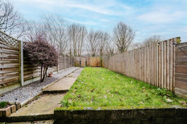 Laburnum Close, Barry