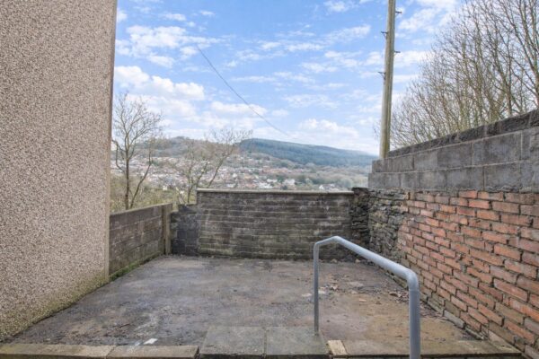 Hurford Crescent, Graigwen, Pontypridd