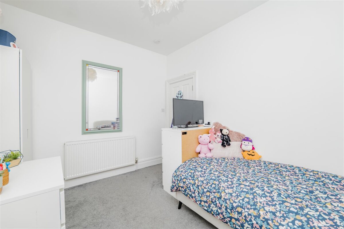 Gladstone Road, Barry