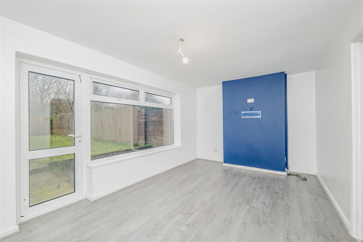 Laburnum Close, Barry