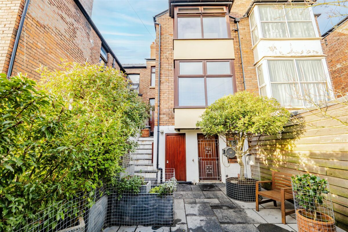 Gladstone Road, Barry