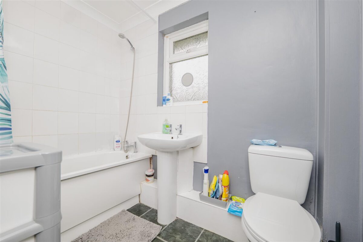 Whitewell Road, Barry