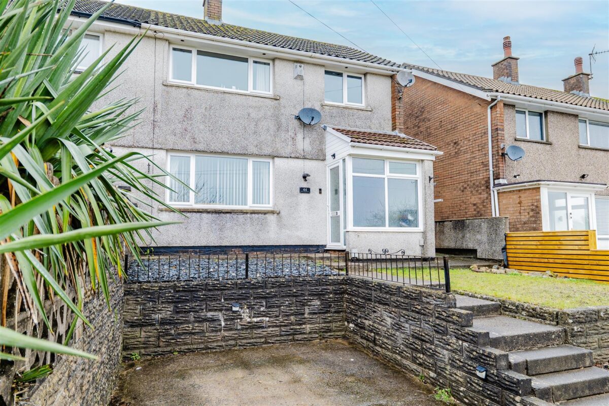 Whitewell Road, Barry