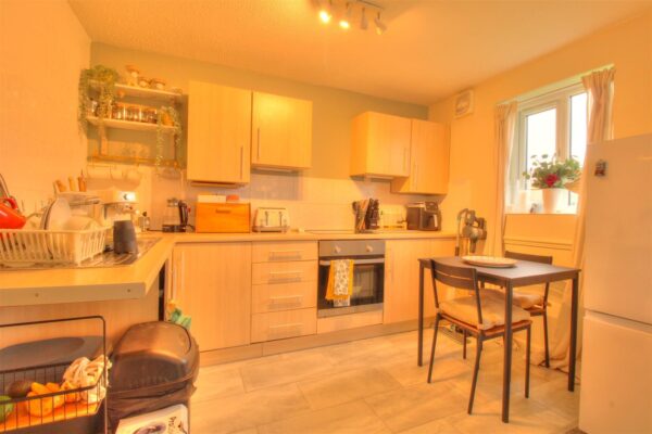 Glenbrook Drive, Barry