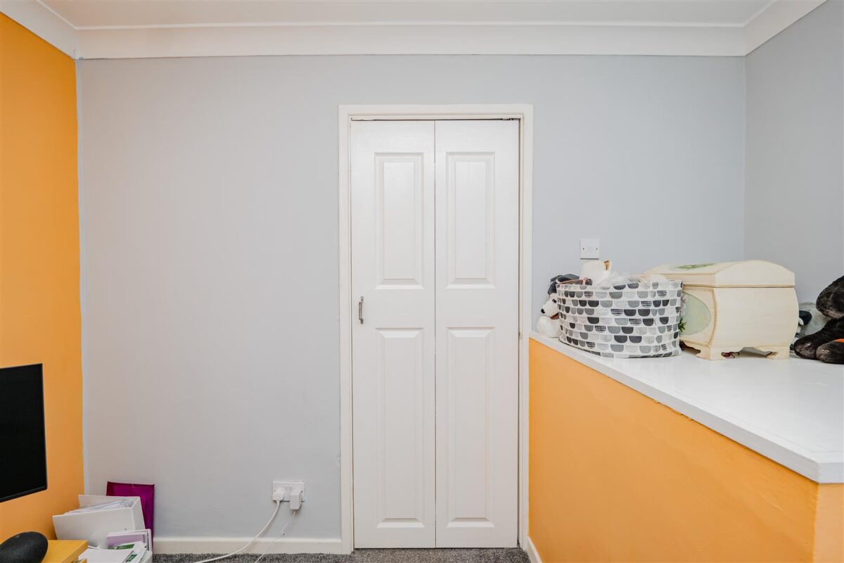 Whitewell Road, Barry