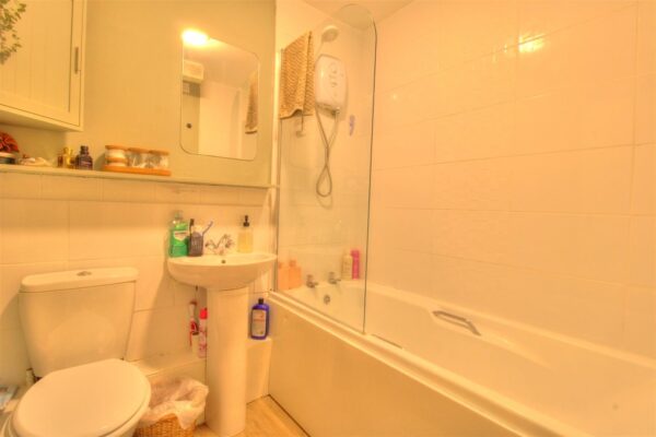 Glenbrook Drive, Barry