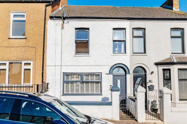 Charlotte Place, Barry