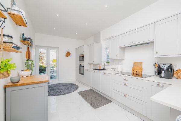 Pontypridd Road, Barry